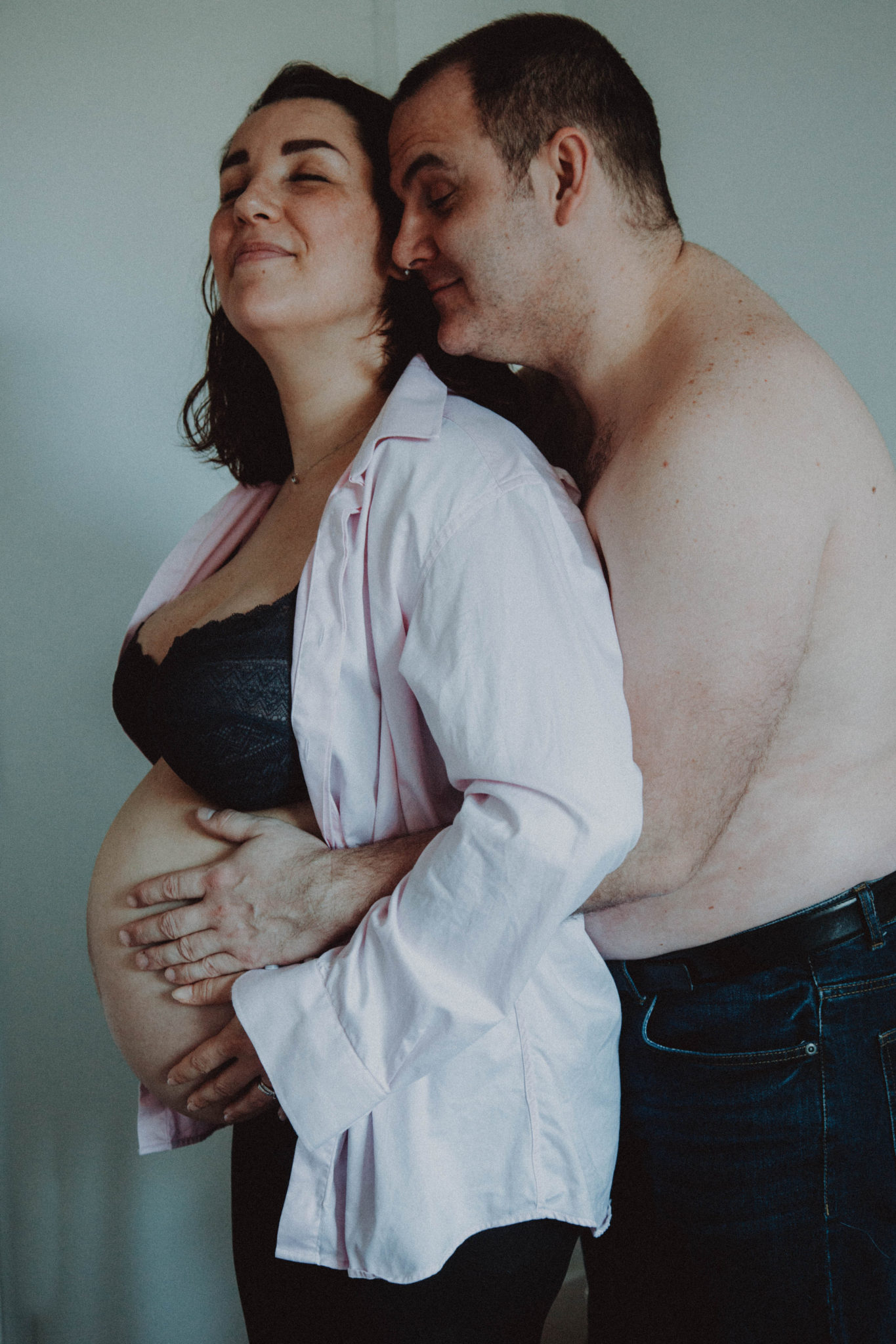 Magnifique portrait des futurs parents. La séance photos grossesse est vraiment là pour créer ce genre de souvenirs.